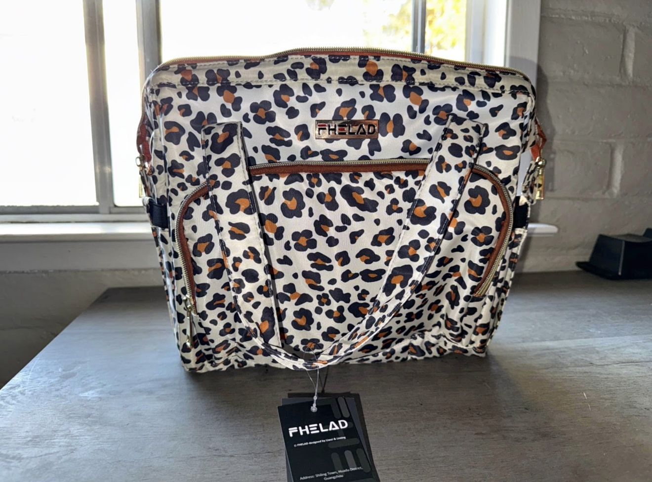 Stylish and functional FHELAD Small