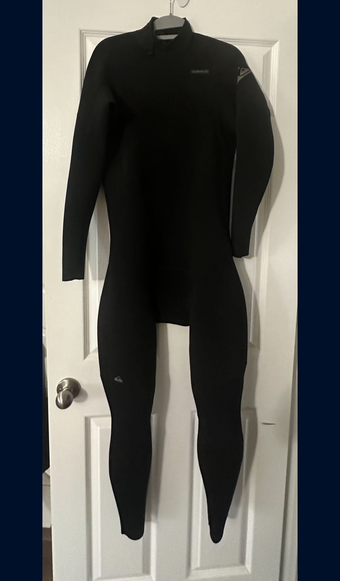 3/2MM Wetsuit Medium Men Lightly Used for Sale in El Cajon, CA