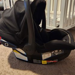 Graco Infant Car Seat With Base
