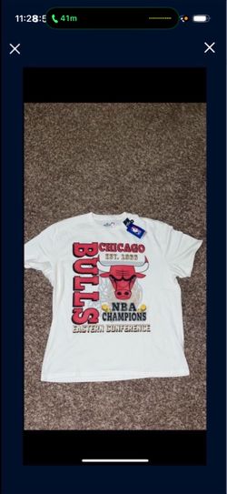 $20 2XL Bulls Hollister Shirt