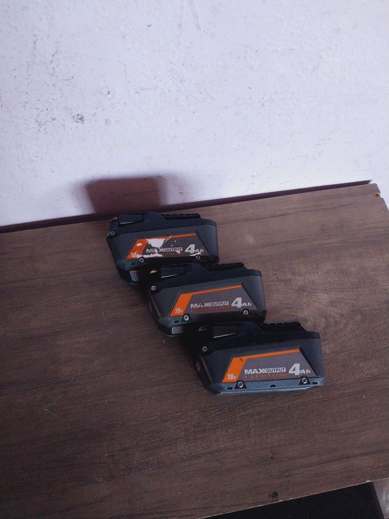 Baterías RIDGID Las 3 Por 130 Dolares