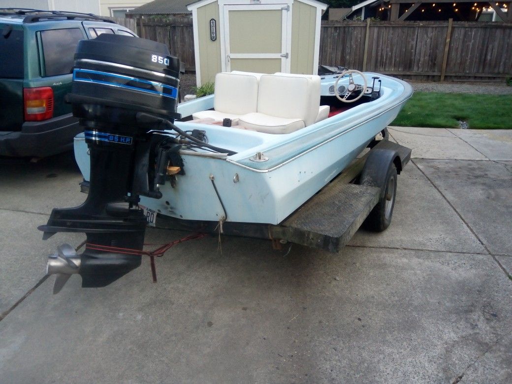 14 ' Boat W 850 Mercury Thunderbolt Motor