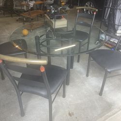 Glass Kitchen Table And Chairs 