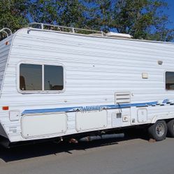 2005 Weekend Warrior Toy Hauler 