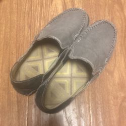 Classics Men’s Size 10 Gray Slip-On Casual Shoes