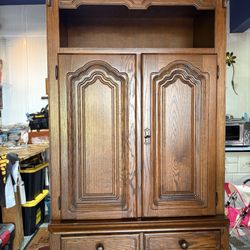Beautiful Cabinet/pull-out desk