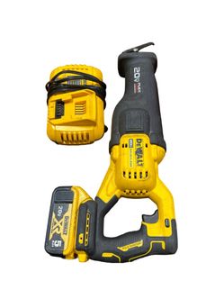 DeWalt DCS386 20V Max Brushless Variable Speed Reciprocating Saw w/5AH XR Battery and Charger