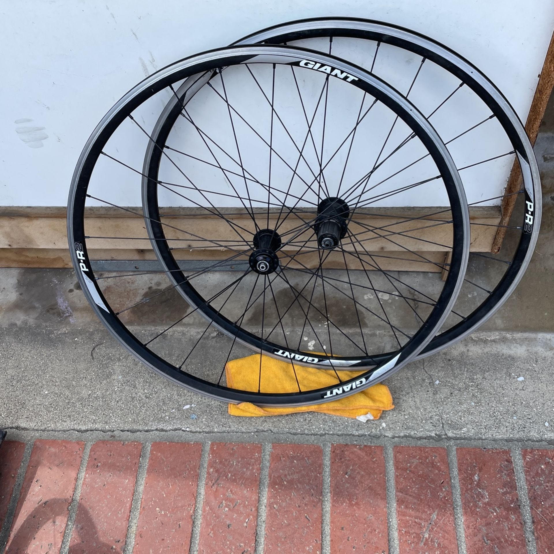 Set Of Giant Road Wheels 700 CC Trade For…..