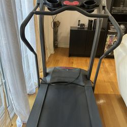 Life Fitness T3i Treadmill