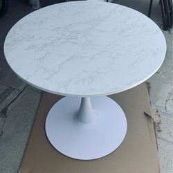 Lamerge White Round Dining Table, 31.5" Tulip Table Kitchen Dining Table for 2-4 People with MDF Table Top & Pedestal Base, Mid-Century End Table Leis