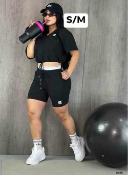New women’s 3 piece set size S/M