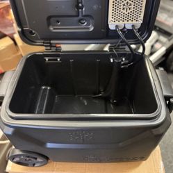 IcyBreeze  Cooler And Air Conditioner, Camping And Truck Driver Great