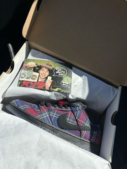 Nardwuar SB Dunk 