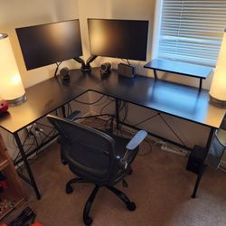 L Desk With Chair And Lights