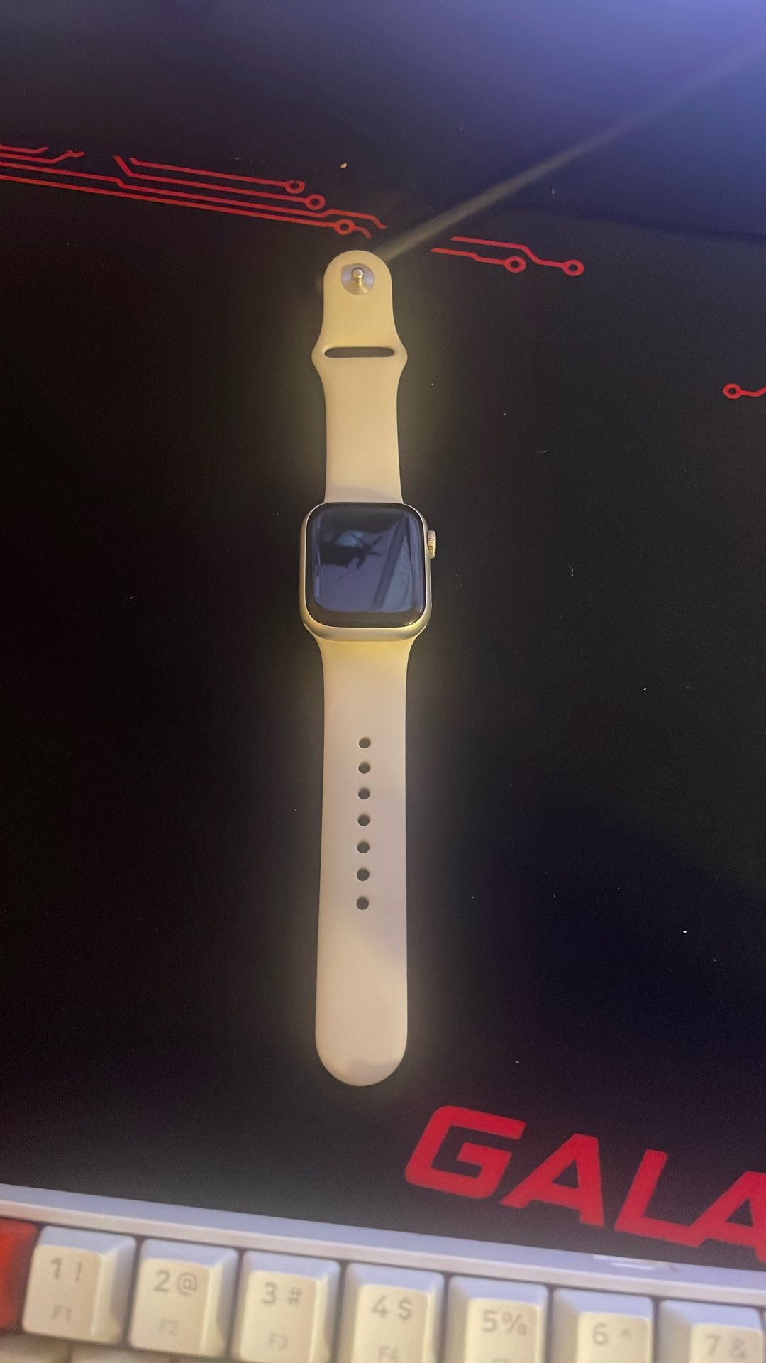 Apple Watch Series 7.