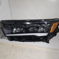 HONDA PILOT OEM LEFT SIDE HEADLIGHT