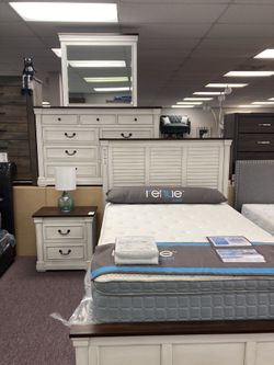 New queen bedroom group