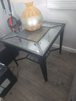End table Ashley furniture