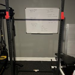 Cap squat rack