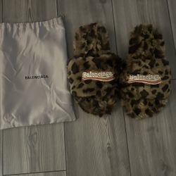BALENCIAGA SLIDES