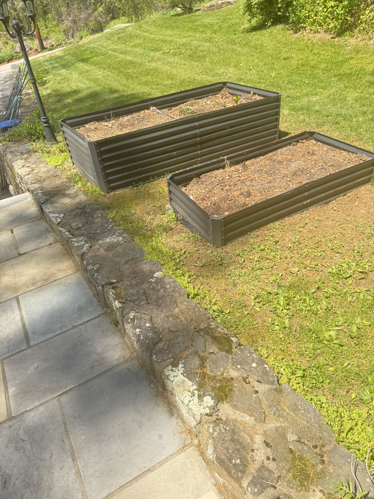 METAL PLANTERS