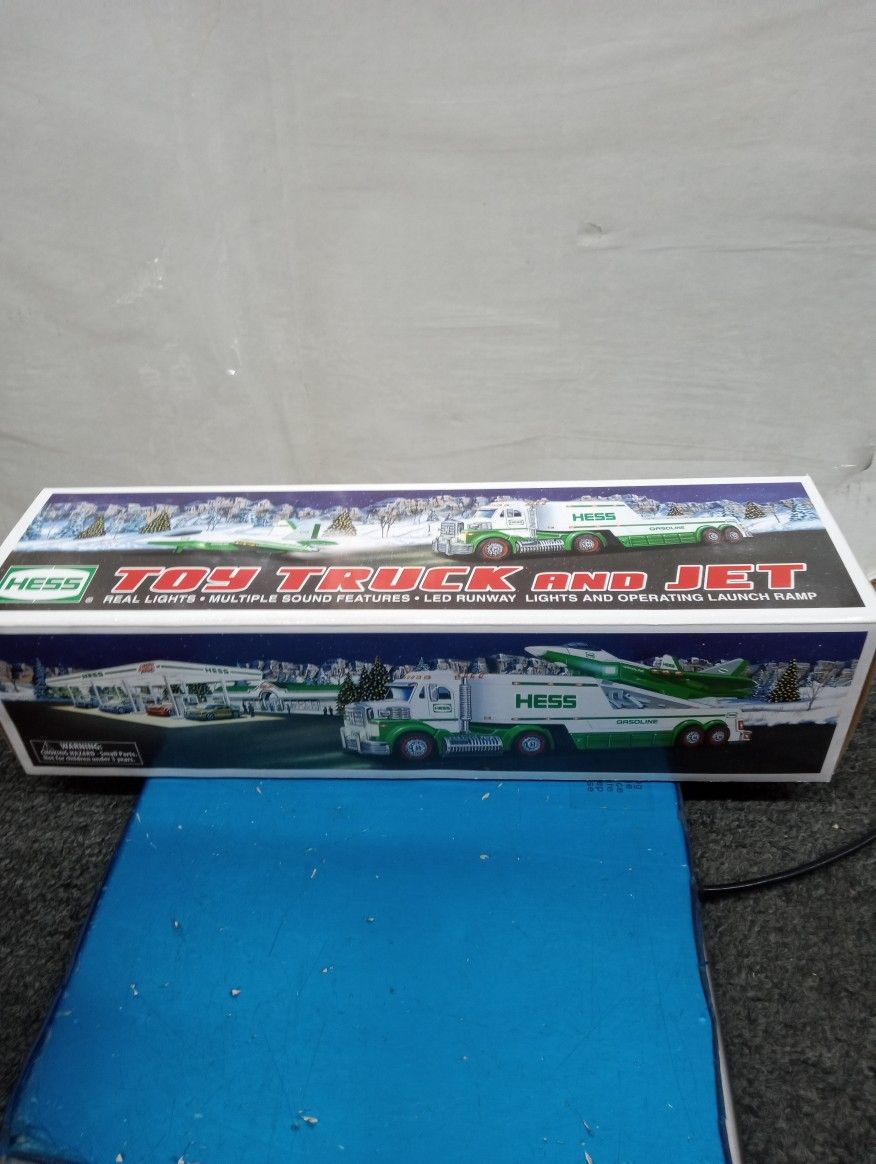 Hess toy truck and jet 2010