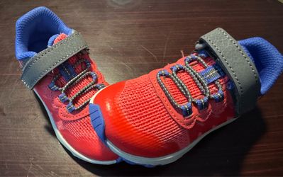 Kids sneakers