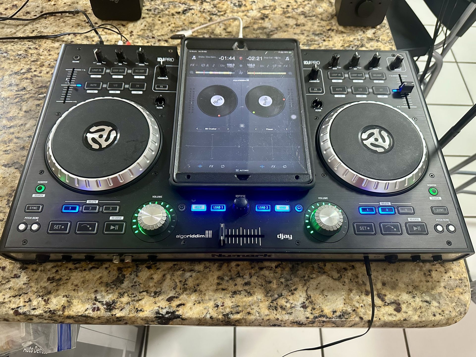 Numark IDJ Pro/iPad Pro 256GB/ JBL speakers LSR305