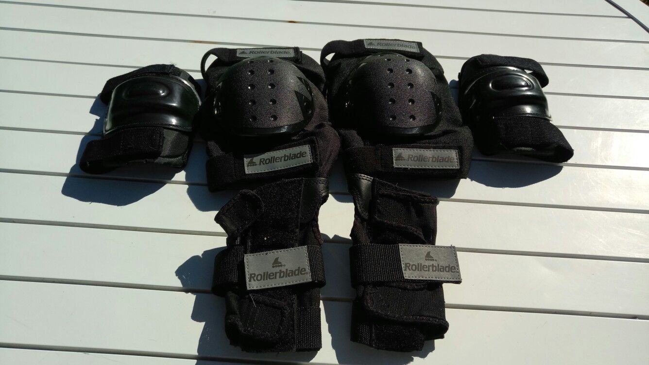 Rollerblade brand of pads set