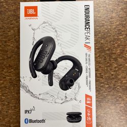 JBL Endurance Peak II Waterproof True Wireless in-Ear Sport Headphones with gSport Hardshell Case (Black)