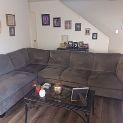 Trinton 2pc Sectional Sofa/Chaise 