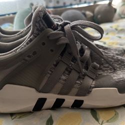 Adidas Size Men’s 8.5 Women’s 9.5