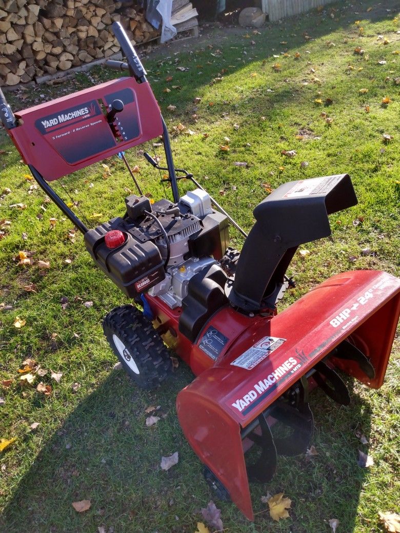 Yard Machines Snow Blower 8hp 24" path.