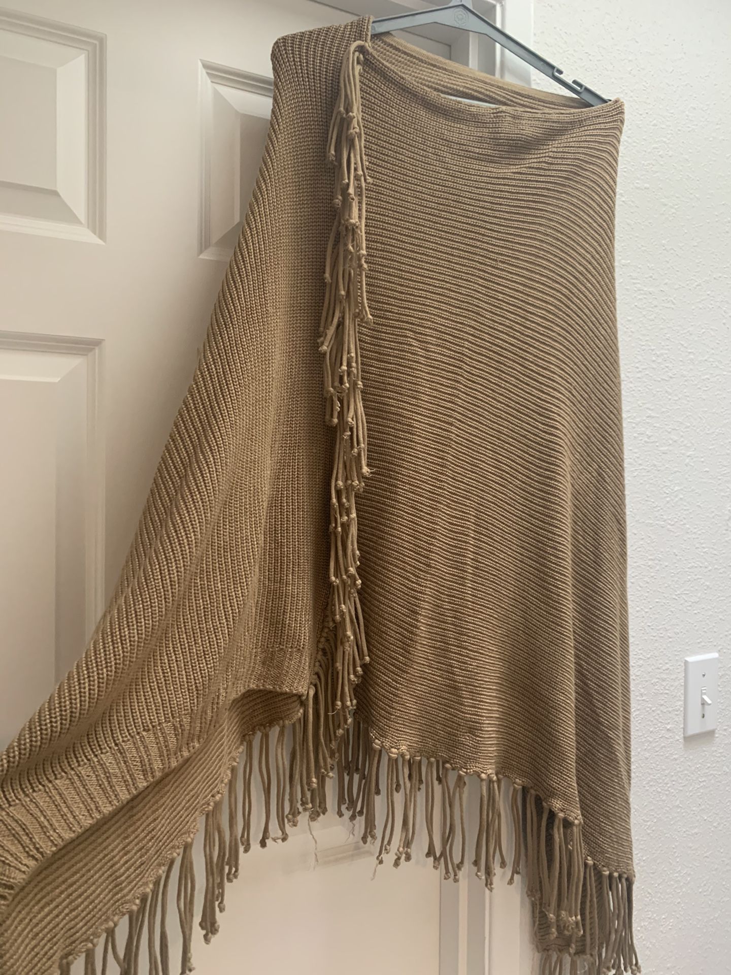 BCBG Poncho | Brand new