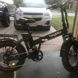 Hey Bike With Charger $400 New I Road It Twice!