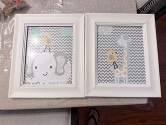 2 pictures frames