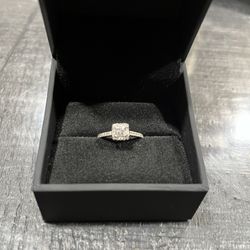 Vera Wang 14k W/Good 1/2 Carat Diamond Engagement Ring