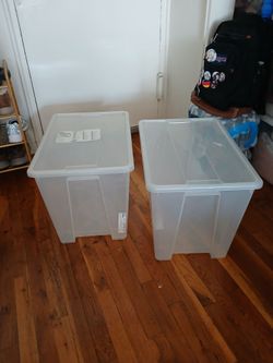 2 Ikea big boxes super strong with lids!
Only 10 dollar (on sale for 38 dollars).
And i gift a like New mirror with light!
Incredible deal.