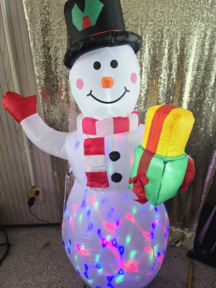 360° Rotating LED Lights 5ft Inflatable Snowman: Upgrade Christmas Blow Up Yard Decoration for Indoor Outdoor Garden Xmas Holiday Decor