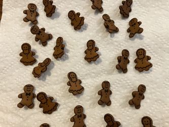 Gingerbread Men And Women Buttons