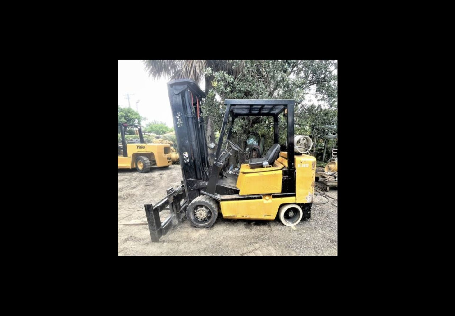 FORKLIFT YALE GDP100 LPG 9,000 LBS 