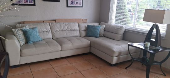 Living Room Set/ Couch/Sofa