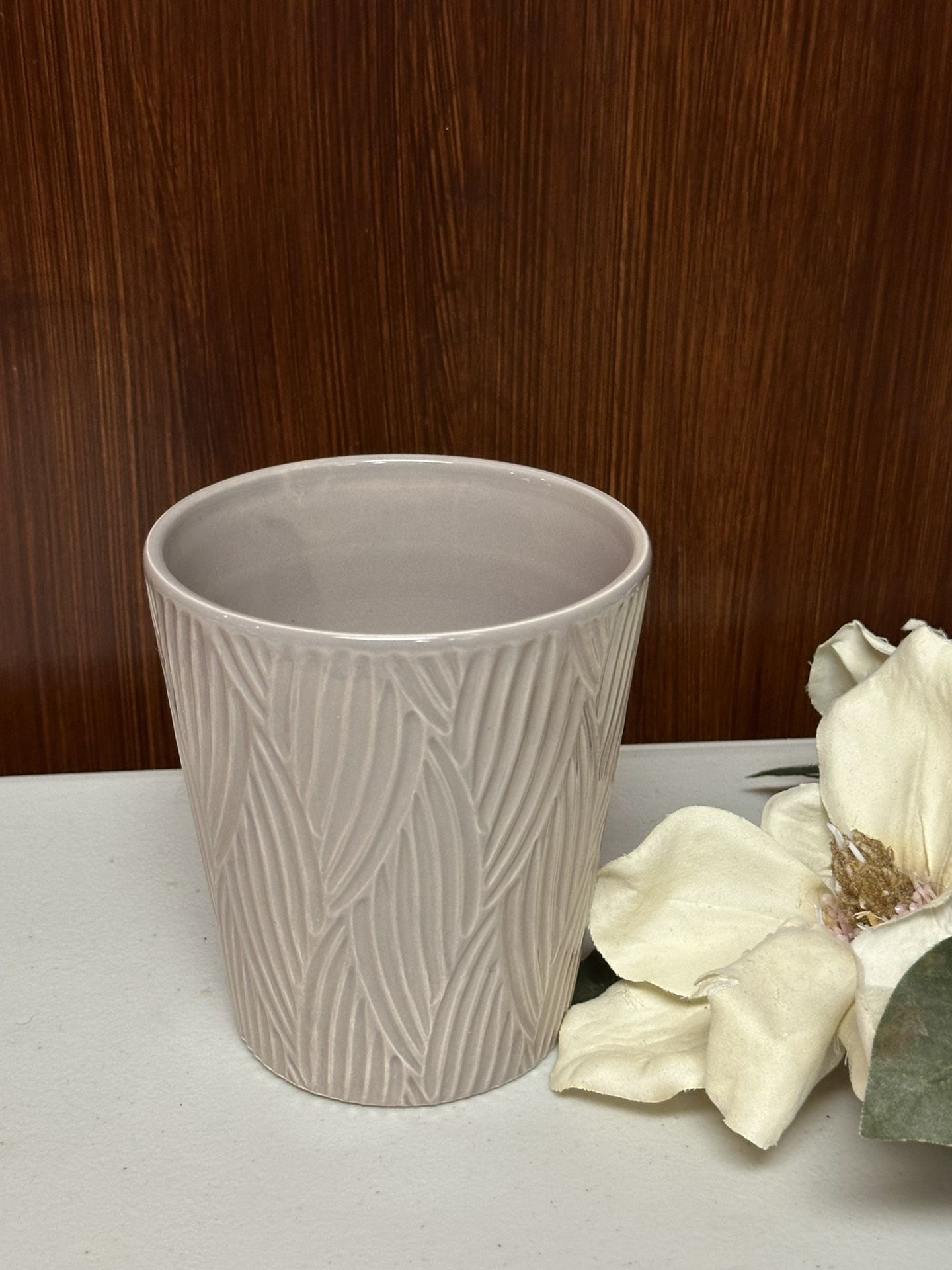 Indoor ceramic leaves engraved Planter pot