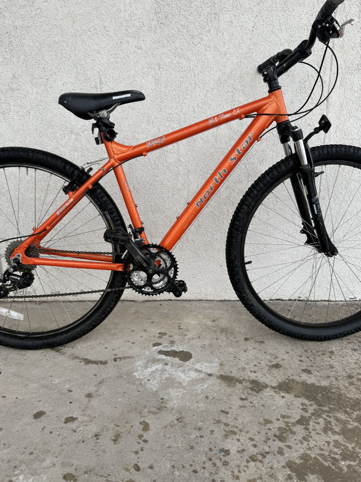 North Star 29” MTB – Shimano Deore, WTB Tires – Needs Brake Pads