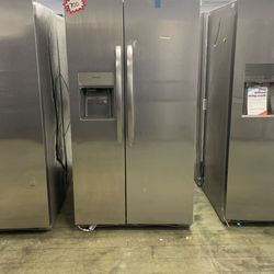 Frigidaire Side-By-Side Refrigerator EM2