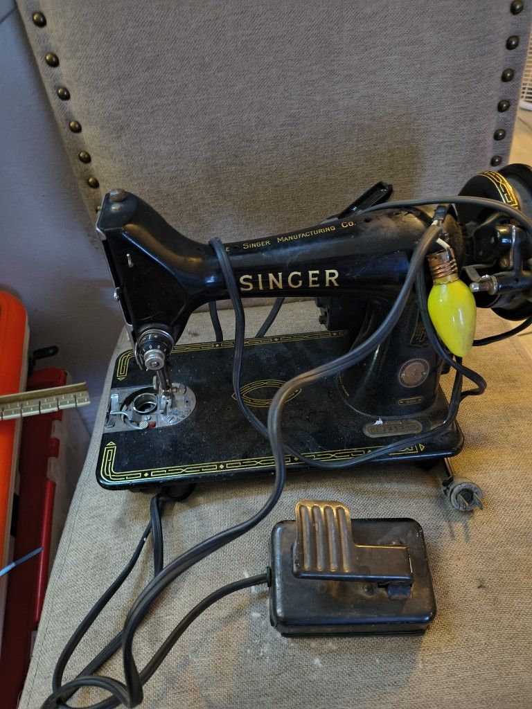Singer Sewing Machine