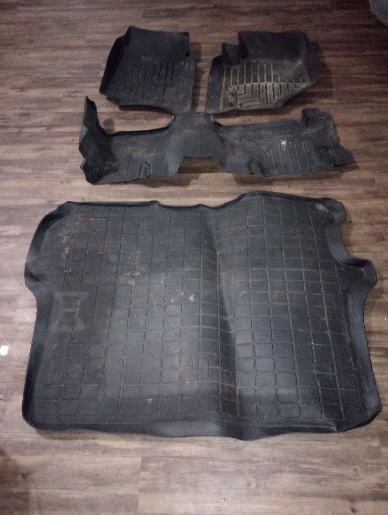 Weather Tech Floor Mats (Make Offer) Fit For 2007 Chevy Trailblazer
