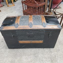 Antique Unique Size Trunk