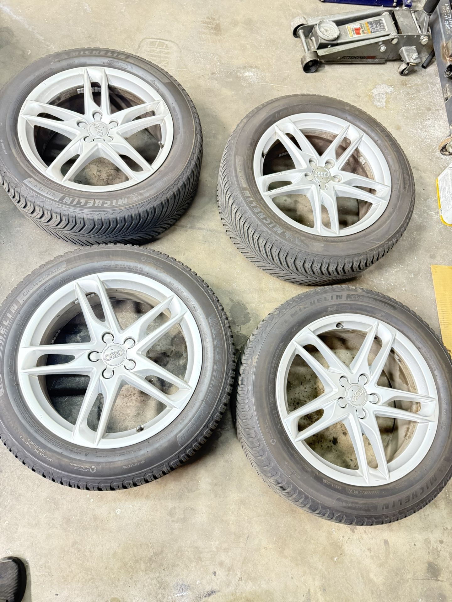Audi Q5 wheels and tires Oem Michelin
