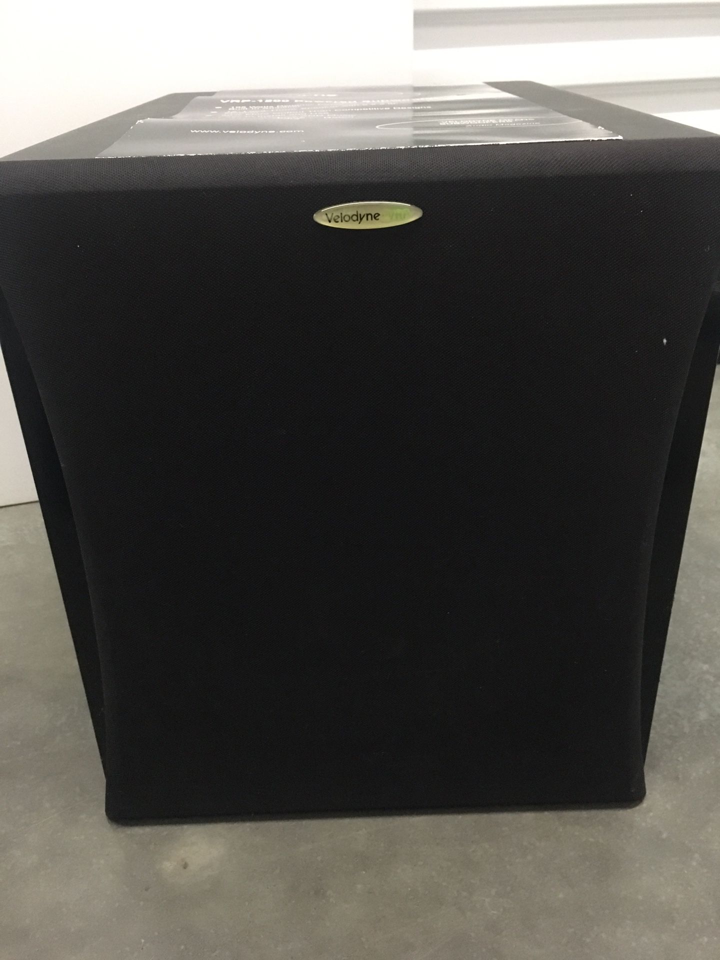 Subwoofer 195 watts Velodyne VRP-1200 powered $250